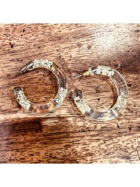 Clear Resin Hoop Earrings With Dried White Floral Accents Lightweight & Trendy J